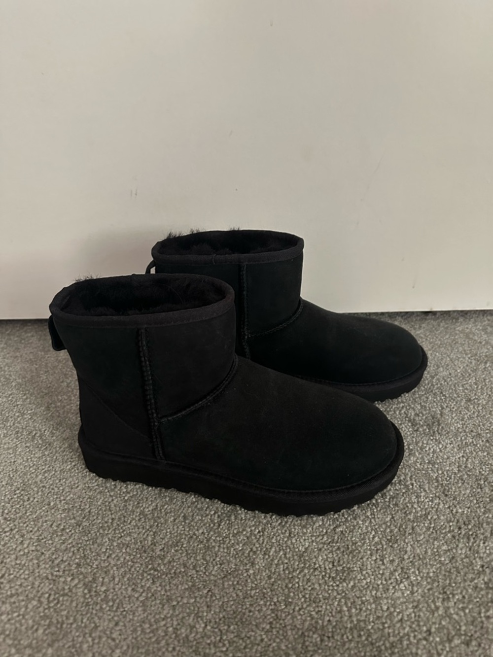 BRAND NEW - UGG Women’s Classic Mini II Size 8